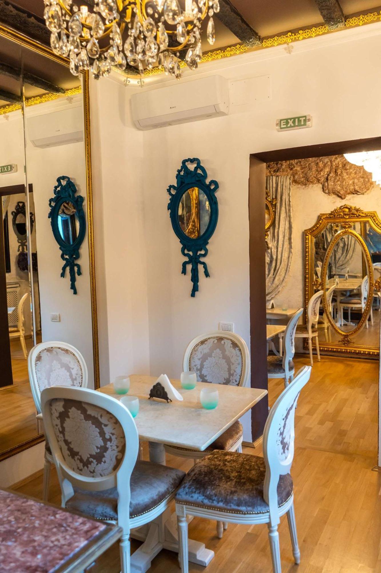 Conacul Coroanei Luxury Boutique Hotel Βουκουρέστι Εξωτερικό φωτογραφία