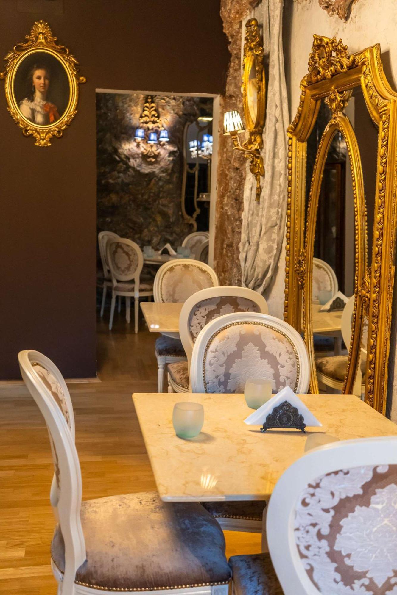 Conacul Coroanei Luxury Boutique Hotel Βουκουρέστι Εξωτερικό φωτογραφία